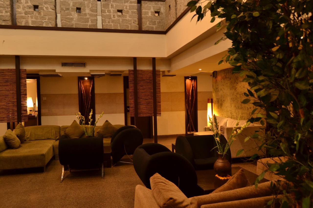 The Seventeen Degrees Hotel Dhanbād Buitenkant foto