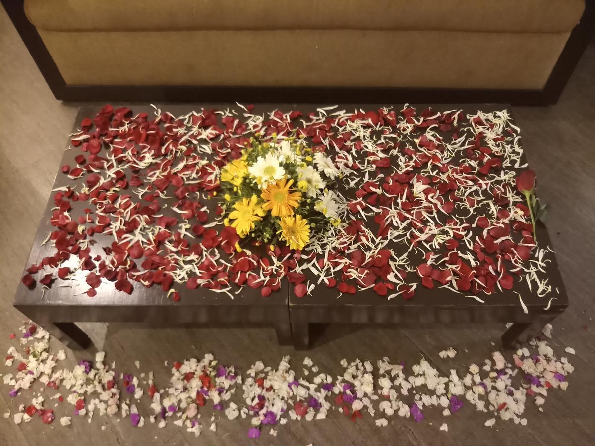 The Seventeen Degrees Hotel Dhanbād Buitenkant foto