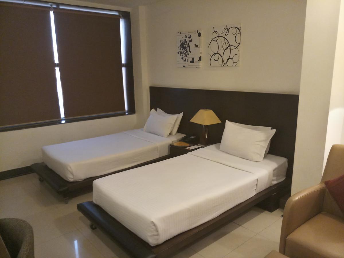 The Seventeen Degrees Hotel Dhanbād Buitenkant foto